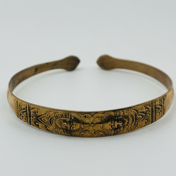 Vintage 1970s Etched Brass Cuff Bracelet – Asian Inspired Boho Design - Picture 3 of 10